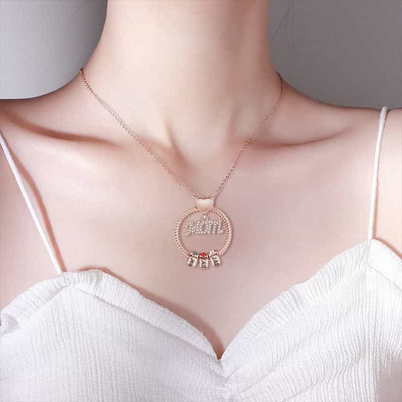 Personalized Carved MOM Pendant - Birthmonth Deals