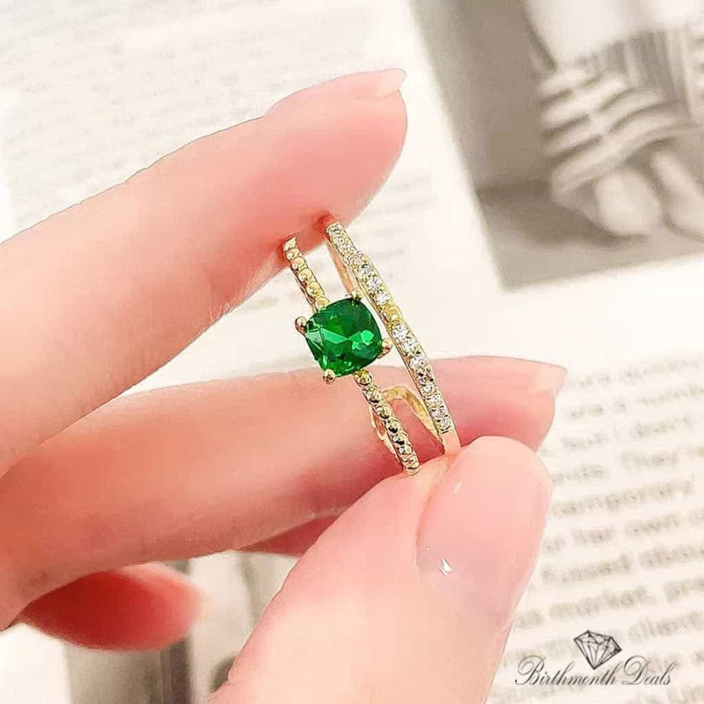 May Emerald Birthstone Ring - Birthmonth Deals