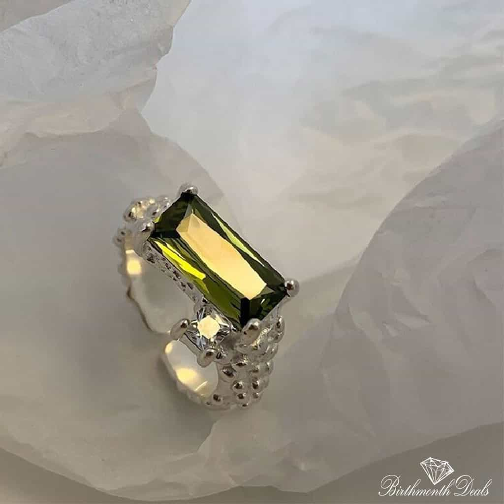 August Peridot Birthstone Ring - Birthmonth Deals