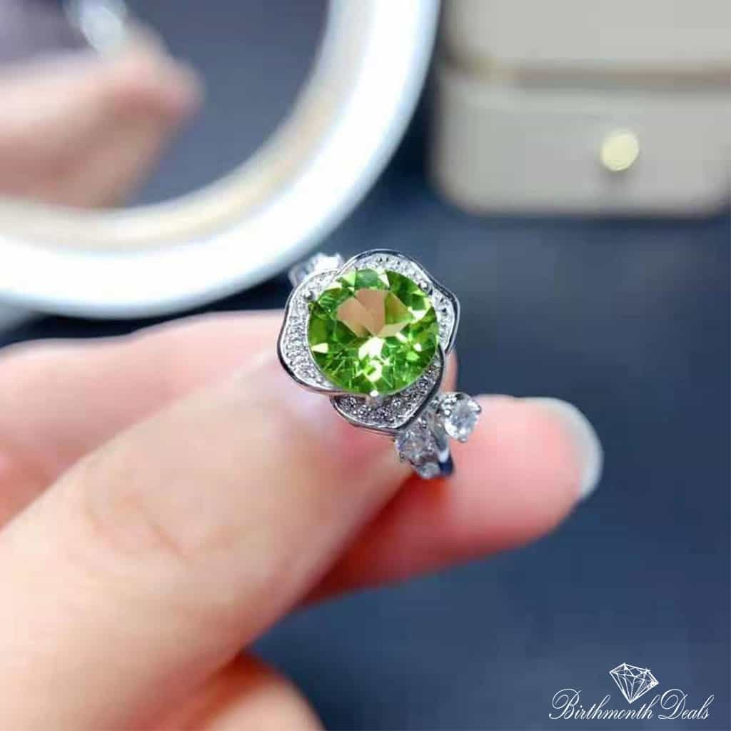 August Peridot Birthstone Ring - Birthmonth Deals