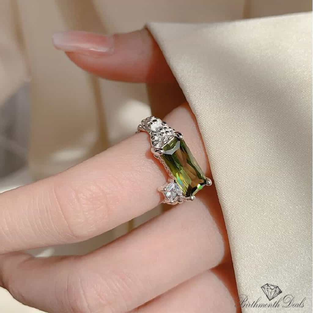 August Peridot Birthstone Ring - Birthmonth Deals