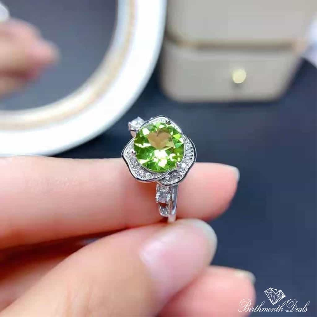 August Peridot Birthstone Ring - Birthmonth Deals