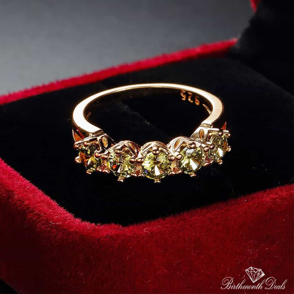 August Peridot Birthstone Ring - Birthmonth Deals