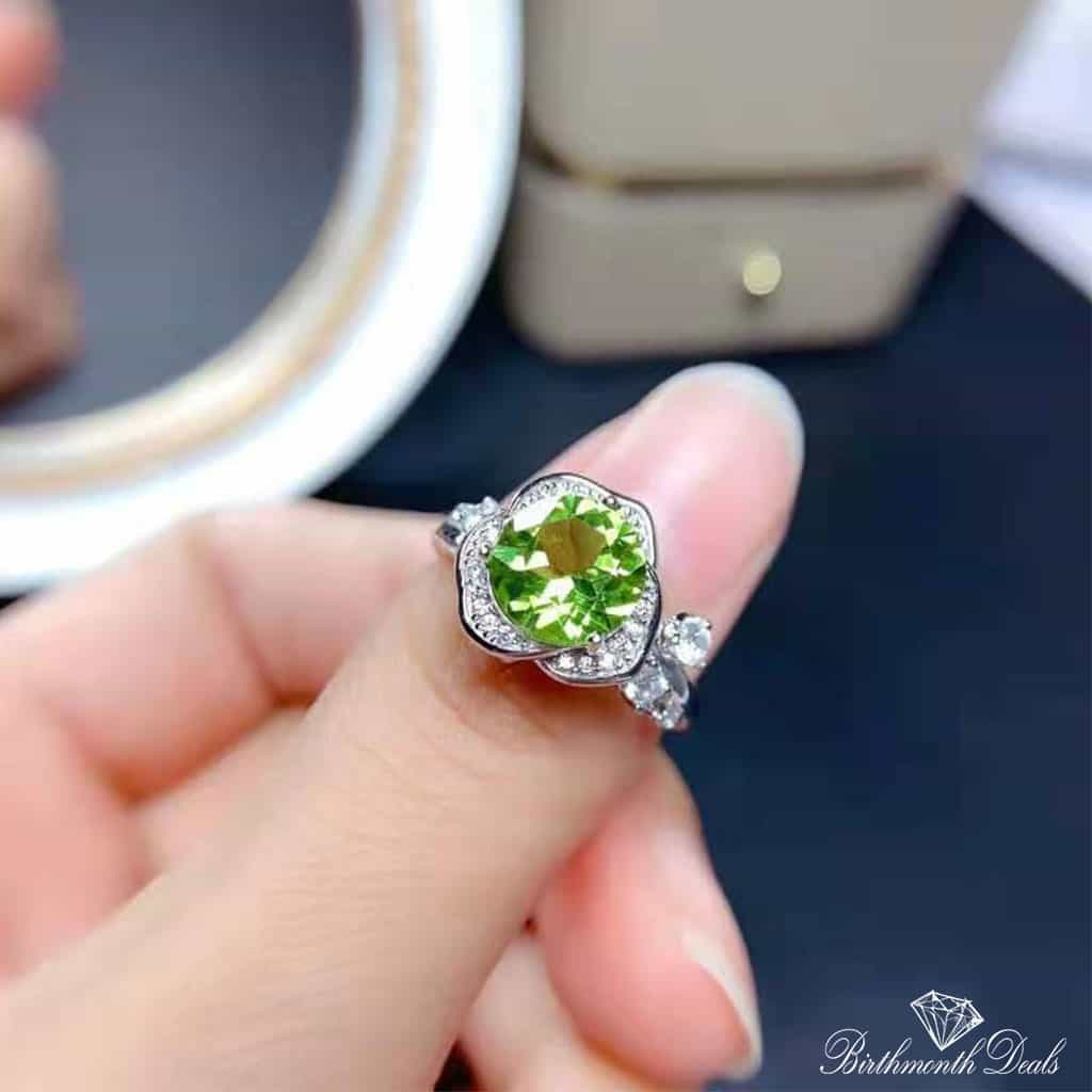 August Peridot Birthstone Ring - Birthmonth Deals