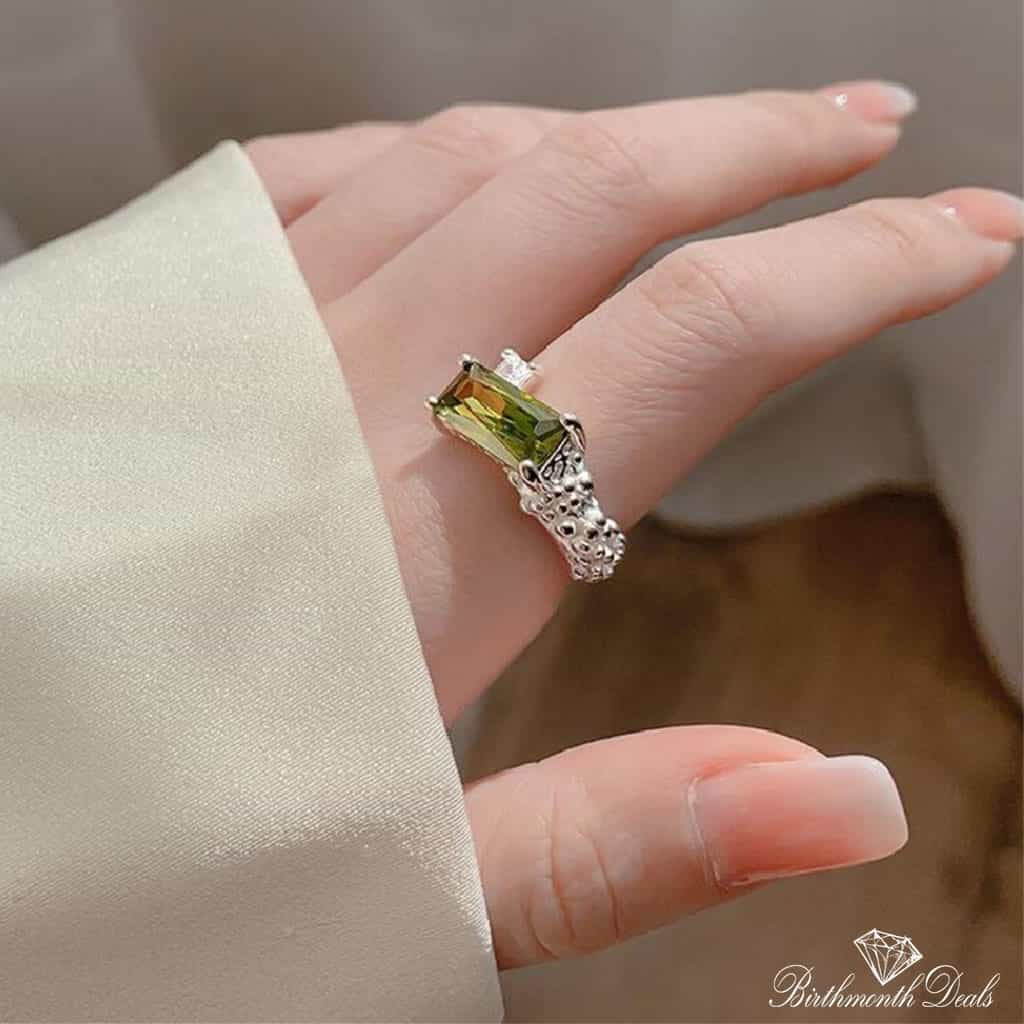 August Peridot Birthstone Ring - Birthmonth Deals