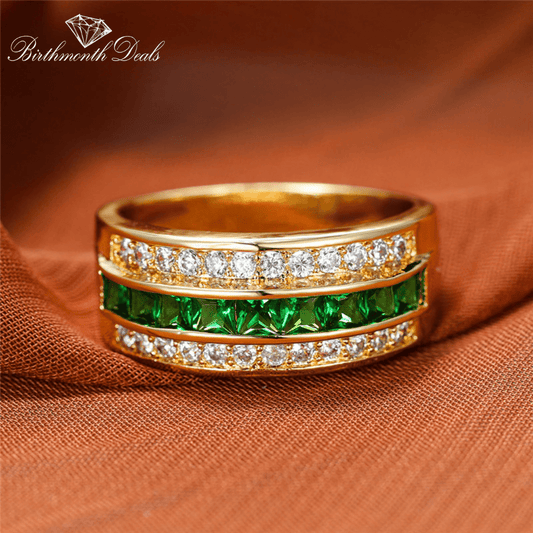 August Peridot Birthstone Ring - Birthmonth Deals