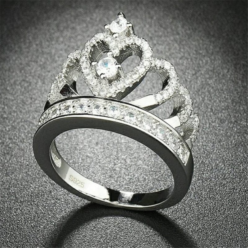 Queen's Class Ring - Birthmonth Deals