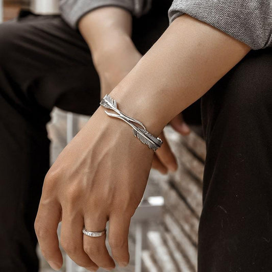 Feder Bracelet - Birthmonth Deals