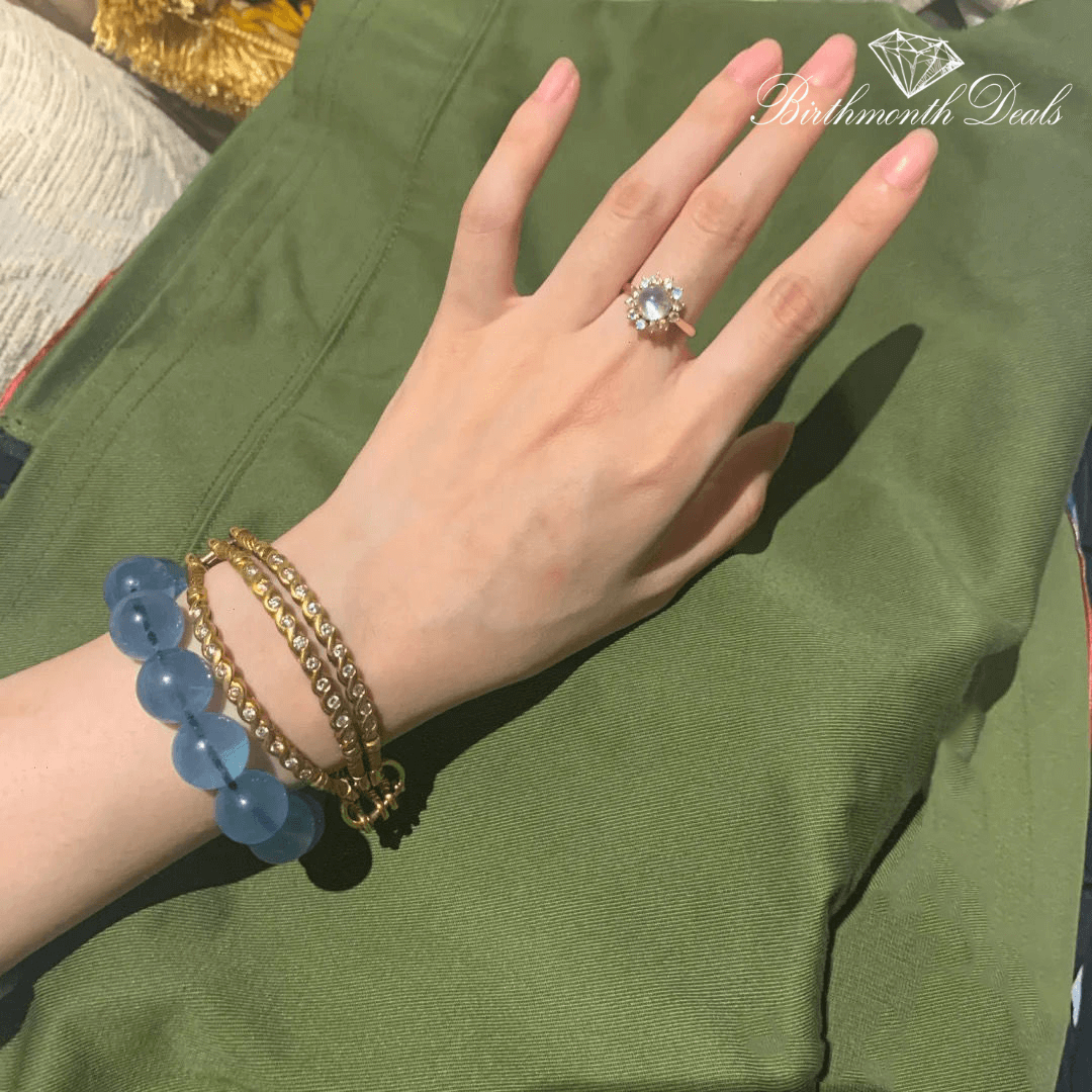 June Moonstone Ring - Birthmonth Deals