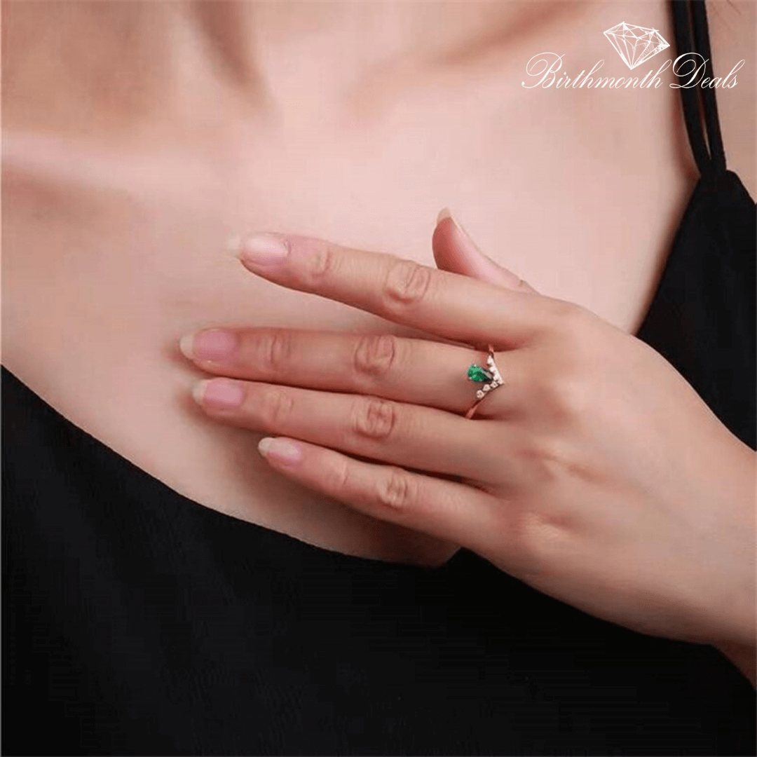 May Emerald Birthstone Ring - Birthmonth Deals