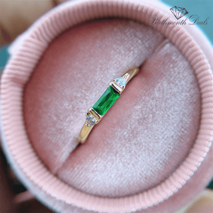 May Emerald Birthstone Ring - Birthmonth Deals