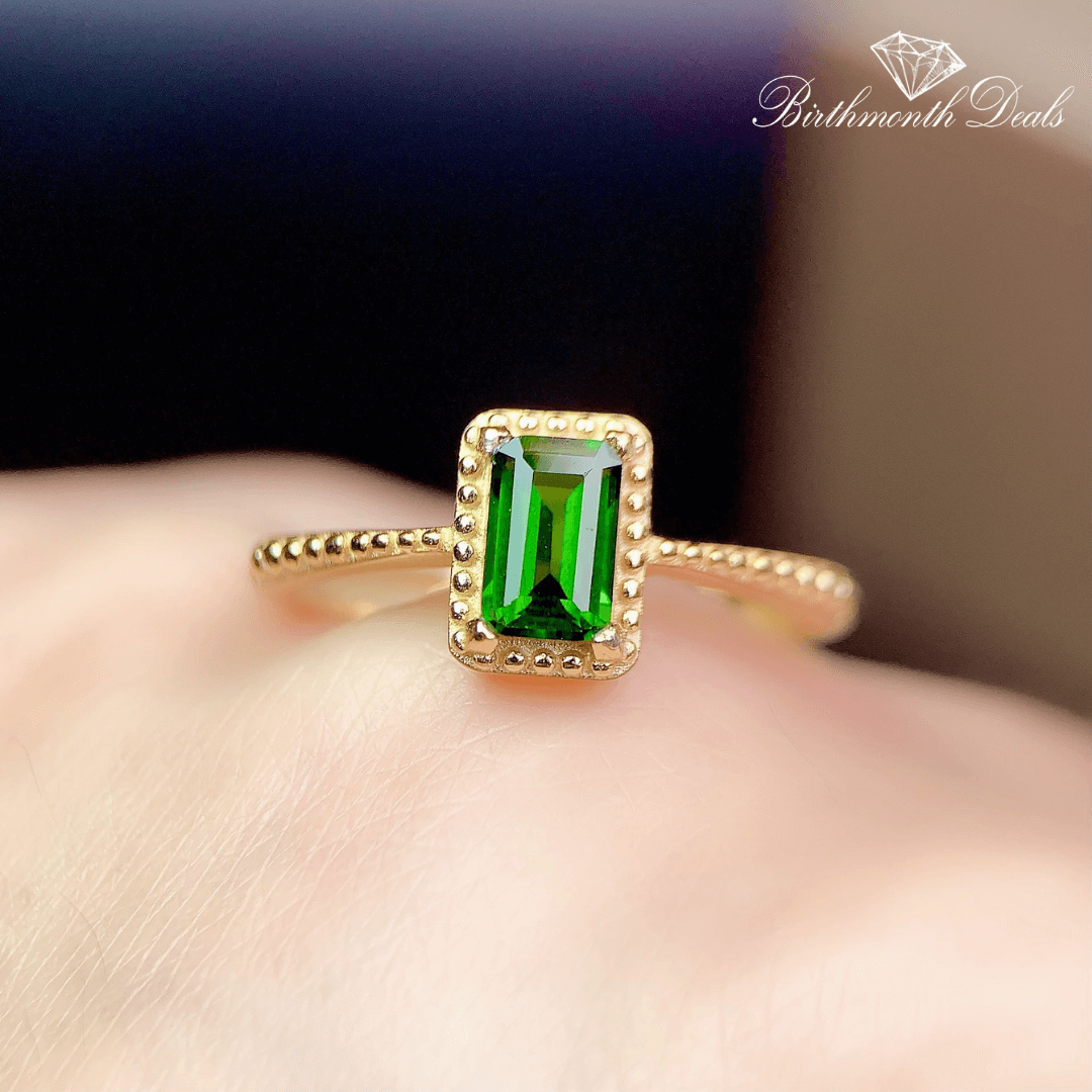 May Emerald Birthstone Ring - Birthmonth Deals