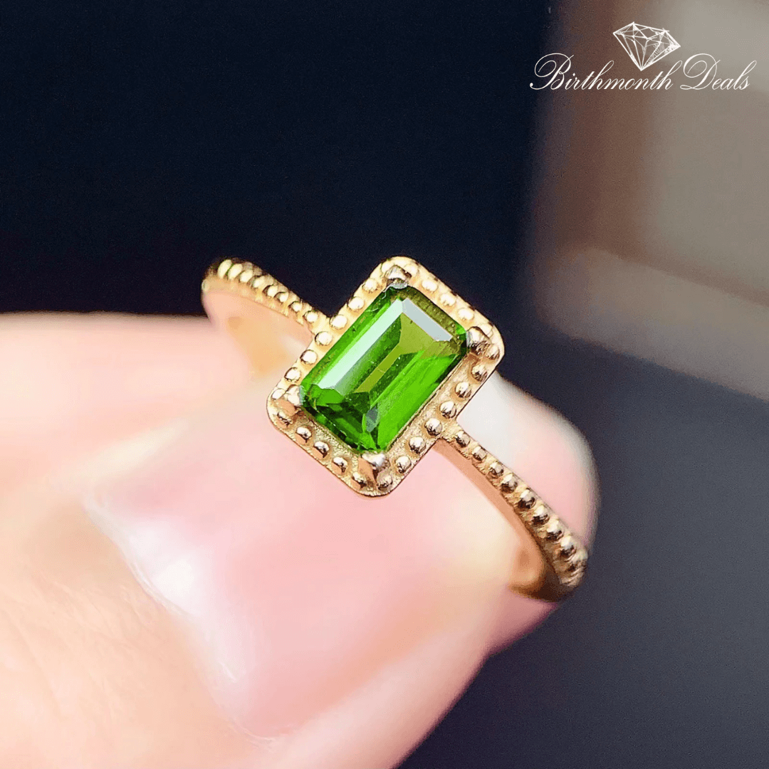 May Emerald Birthstone Ring - Birthmonth Deals