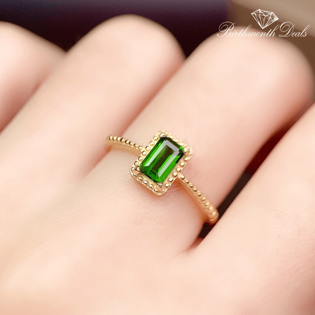 May Emerald Birthstone Ring - Birthmonth Deals