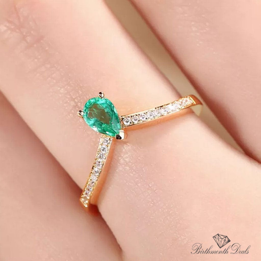 May Emerald Birthstone Ring - Birthmonth Deals