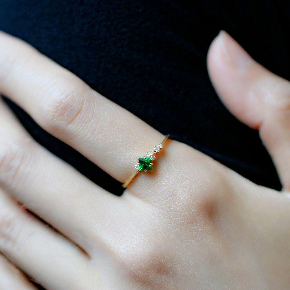 May Emerald Birthstone Ring - Birthmonth Deals