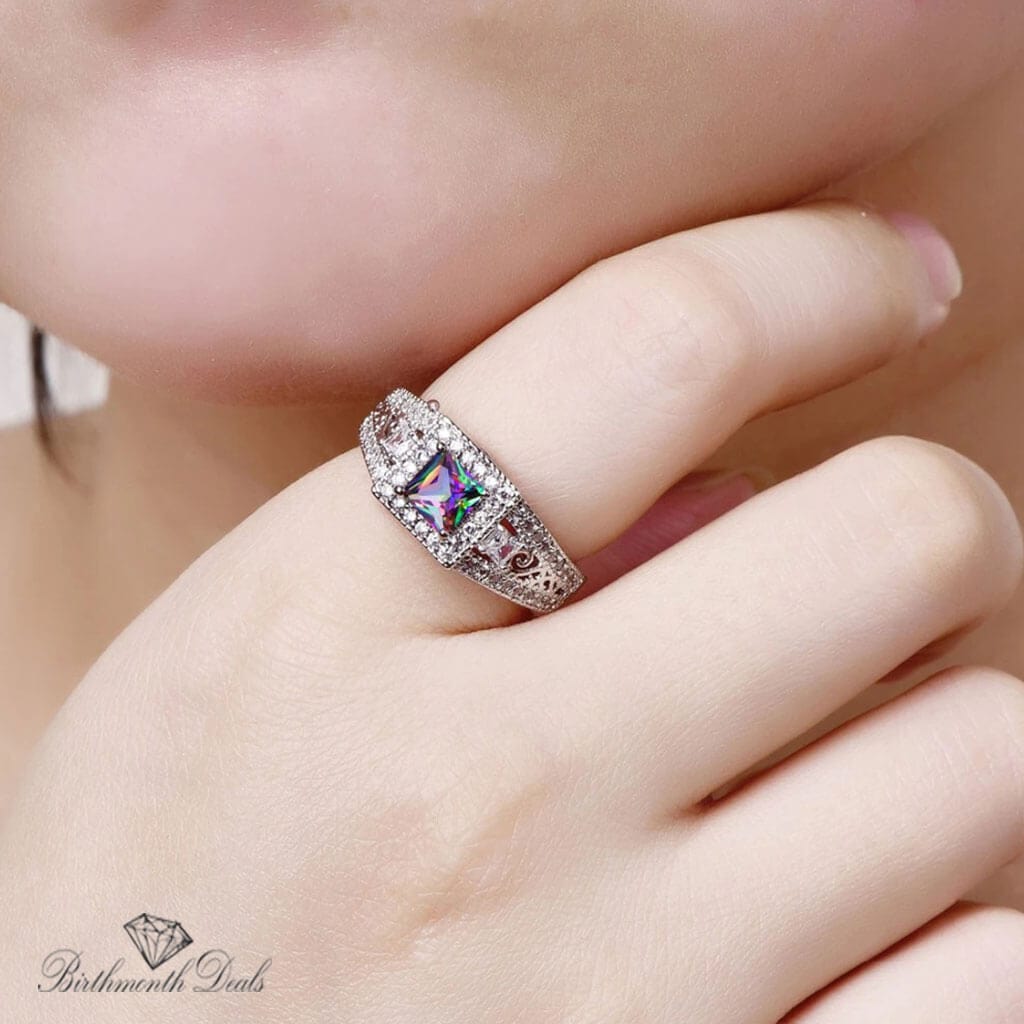 June Alexandrite Birthstone Ring - Birthmonth Deals