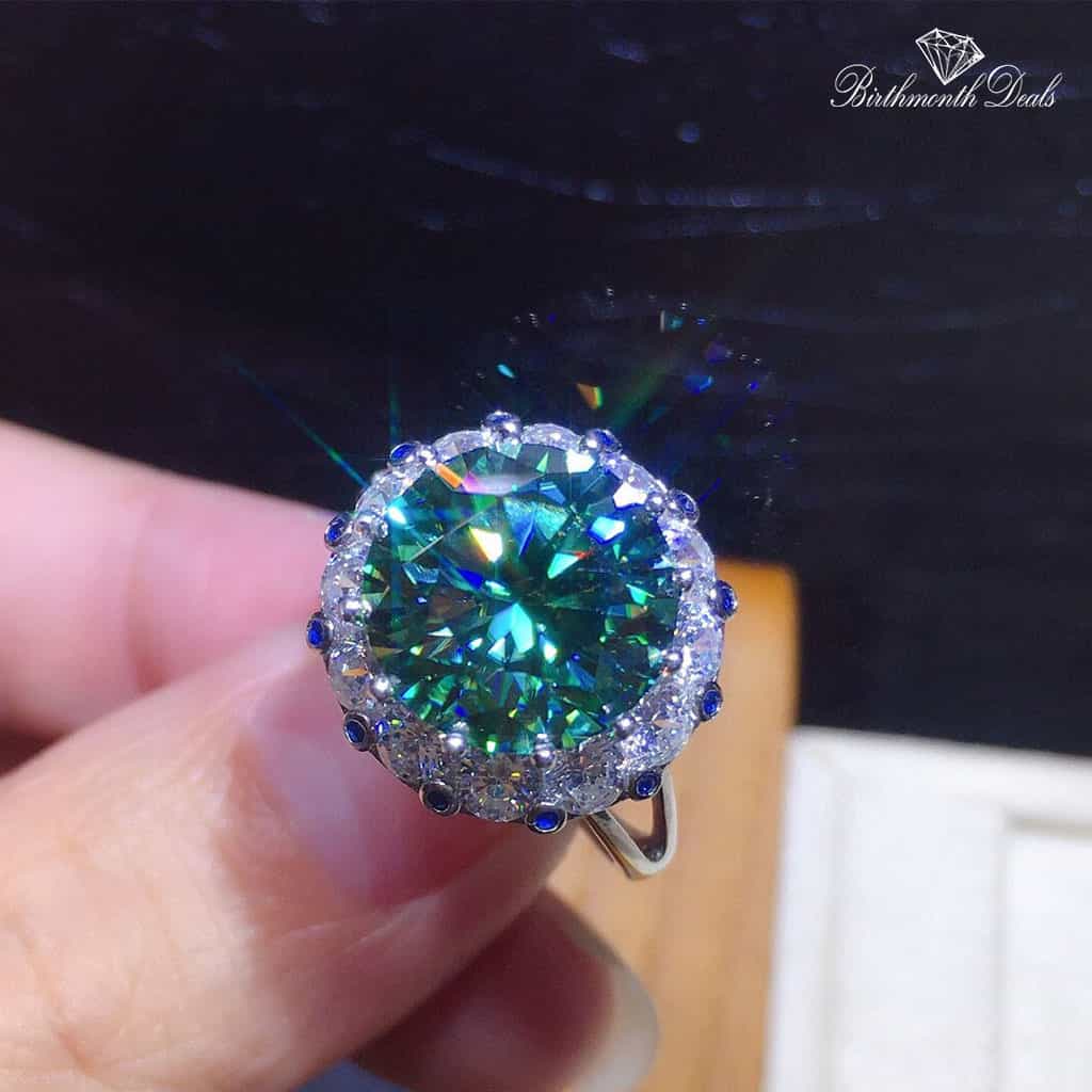 May Emerald Birthstone Ring - Birthmonth Deals