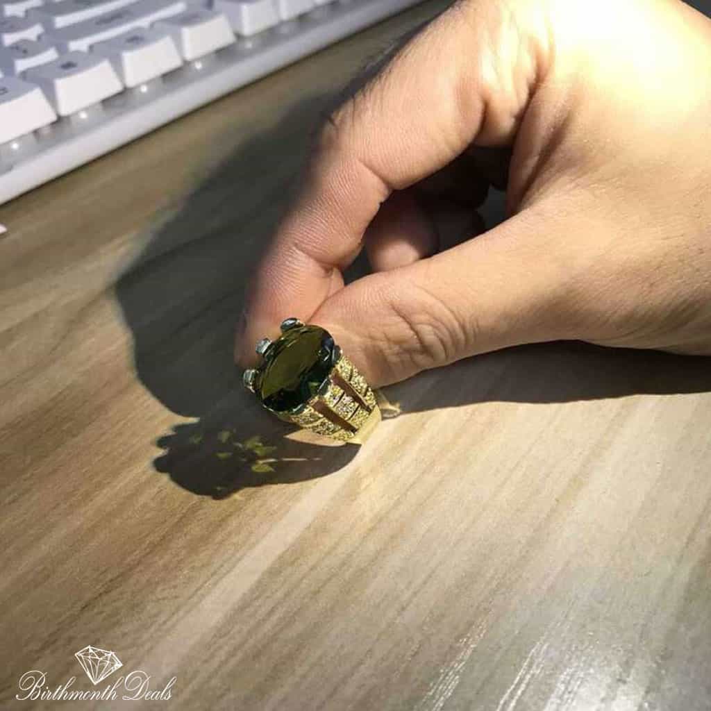 August Peridot Birthstone Ring - Birthmonth Deals