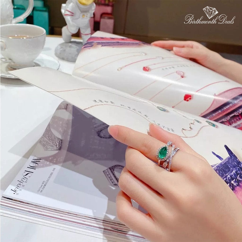 May Emerald Birthstone Ring - Birthmonth Deals