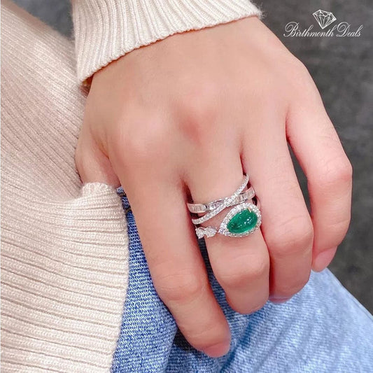 May Emerald Birthstone Ring - Birthmonth Deals
