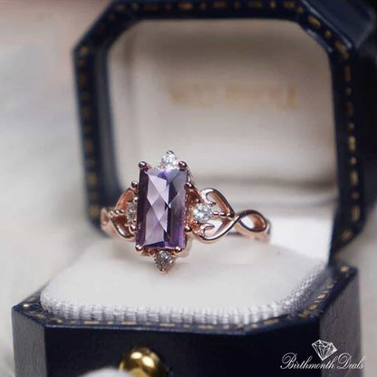 June Alexandrite Birthstone Ring - Birthmonth Deals