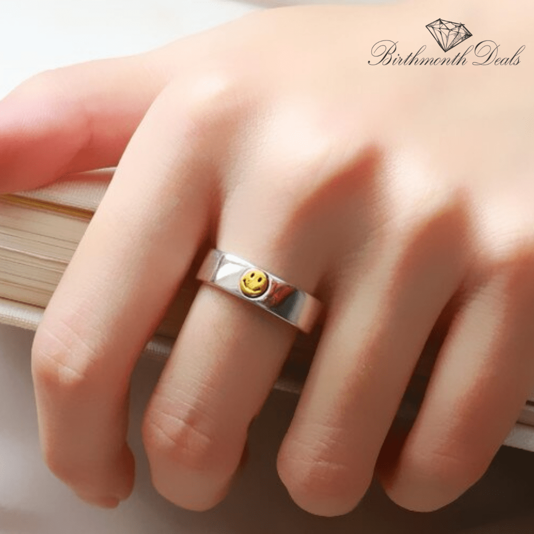 Smiley Face Ring - Birthmonth Deals