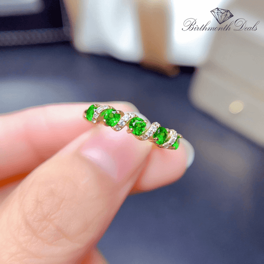 May Emerald Birthstone Ring - Birthmonth Deals