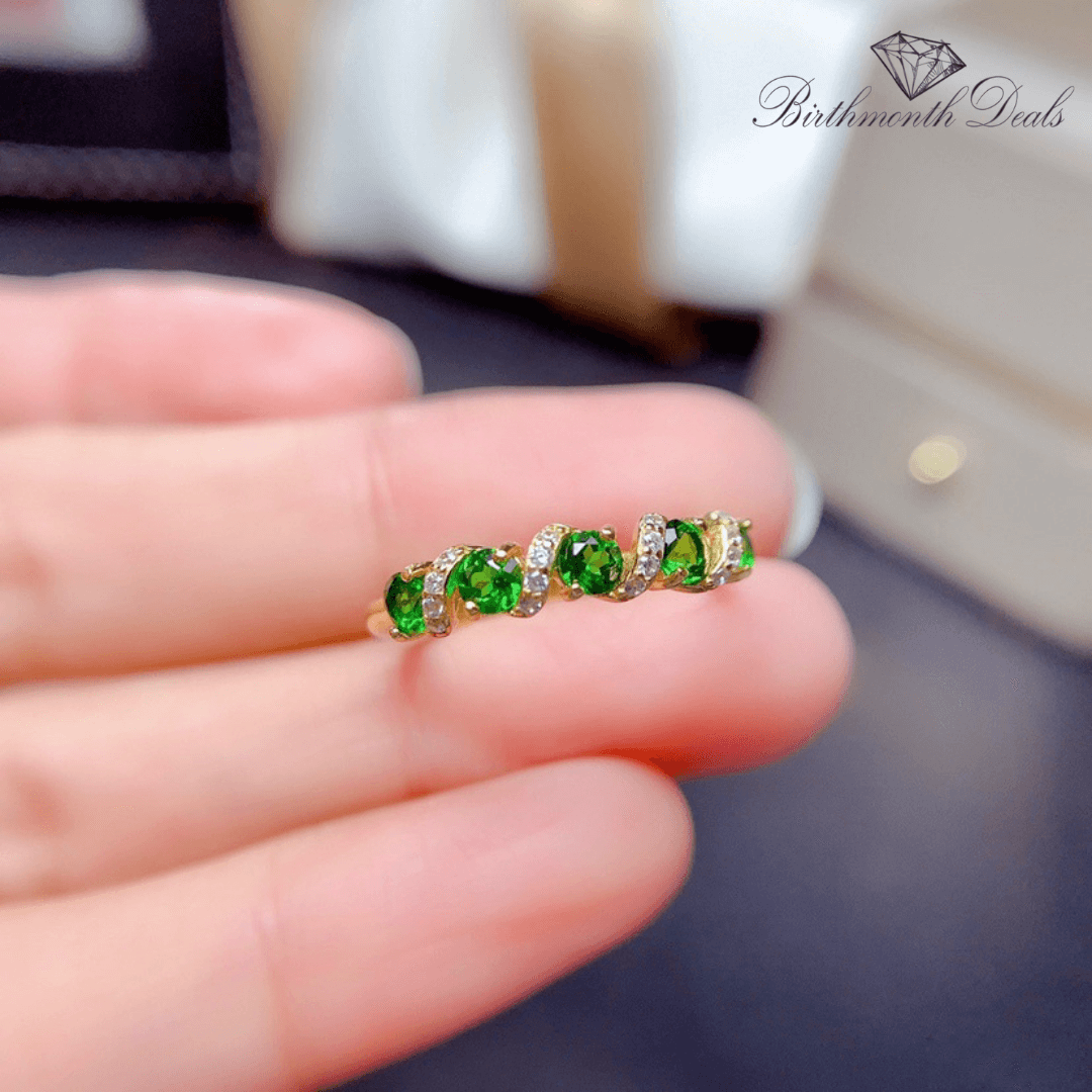 May Emerald Birthstone Ring - Birthmonth Deals