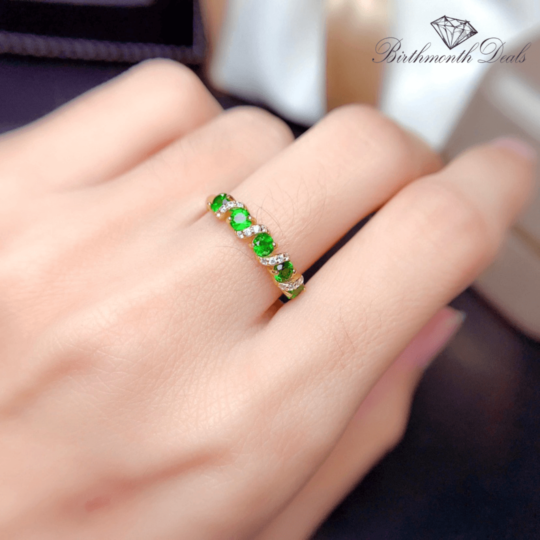 May Emerald Birthstone Ring - Birthmonth Deals