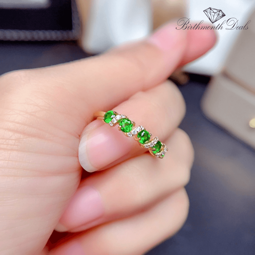 May Emerald Birthstone Ring - Birthmonth Deals