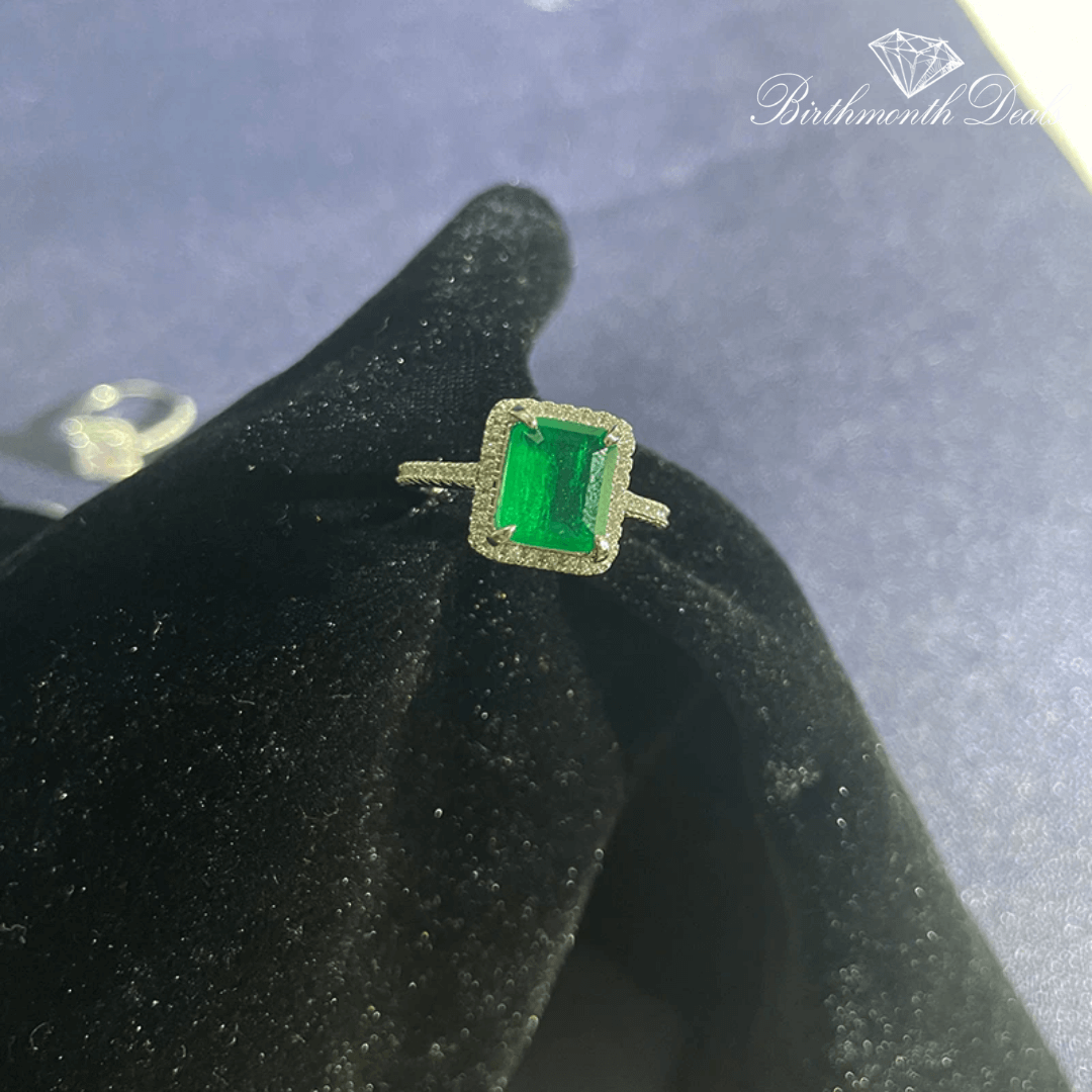 May Emerald Birthstone Ring - Birthmonth Deals