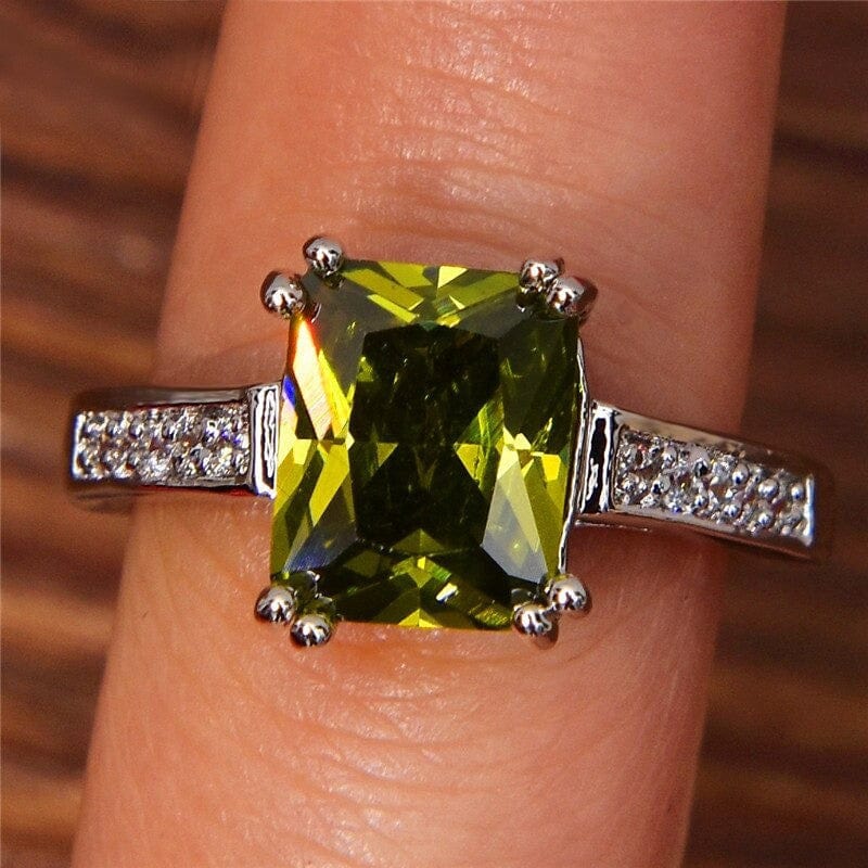 August Peridot Birthstone Ring - Birthmonth Deals