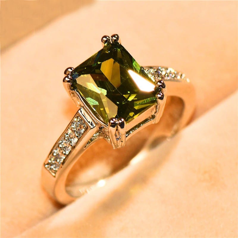 August Peridot Birthstone Ring - Birthmonth Deals