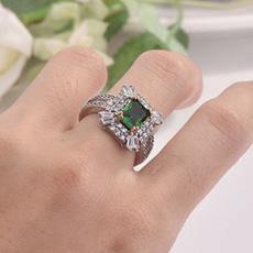 August Peridot Birthstone - Birthmonth Deals