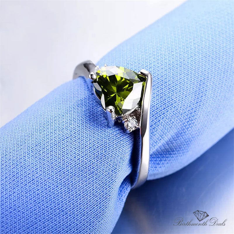 August Peridot Birthstone Ring - Birthmonth Deals