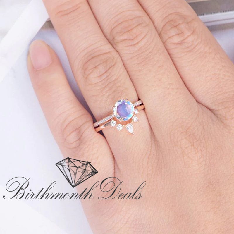 June Moonstone Ring - Birthmonth Deals