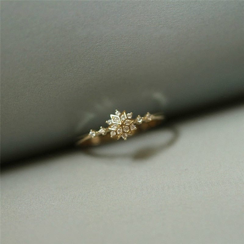 Snow Crystal Ring - Birthmonth Deals